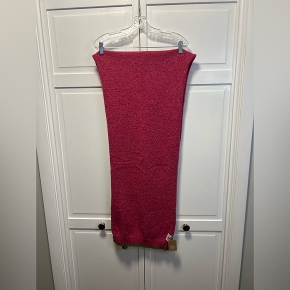 NWT Avoca Nest Knit Scarf Color Red,Pink,Green - Picture 1 of 8